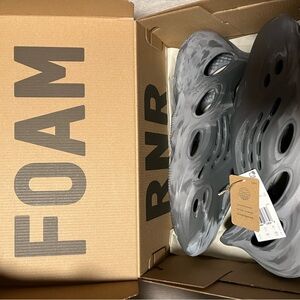 Yeezy foam runners “granite” size 11